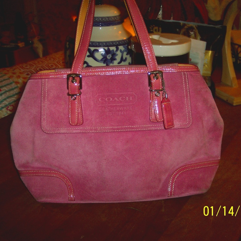 COACH VINTAGE SUEDE PURSE!!!!!!!!!!!!!!!!! I will accept any reasonable offer😊